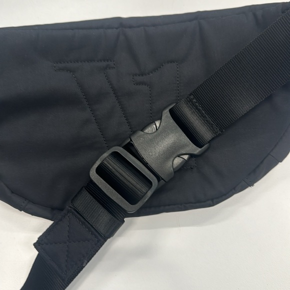 Vuori sling/belt bag-Black-OS-NWT - Picture 3 of 7